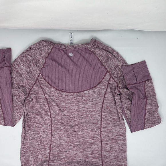 Workout top - Picture 2 of 2